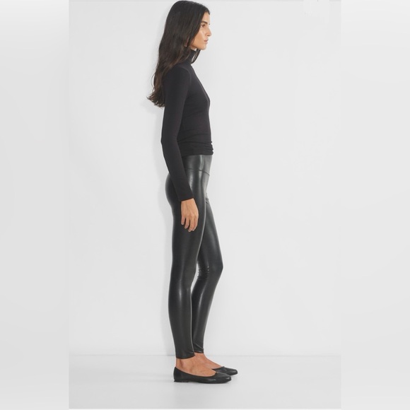 Wilfred Free Daria Pant. High-waisted black UnReal Leather leggings. Size L - Picture 2 of 12